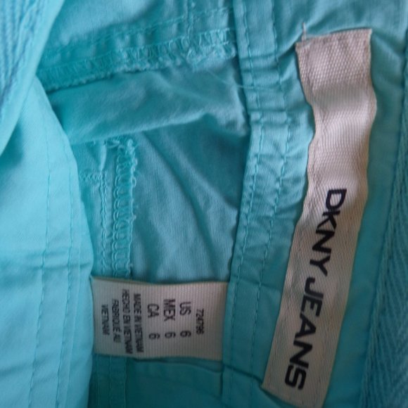 Light Blue DKNY Capri Pants - Picture 4 of 4